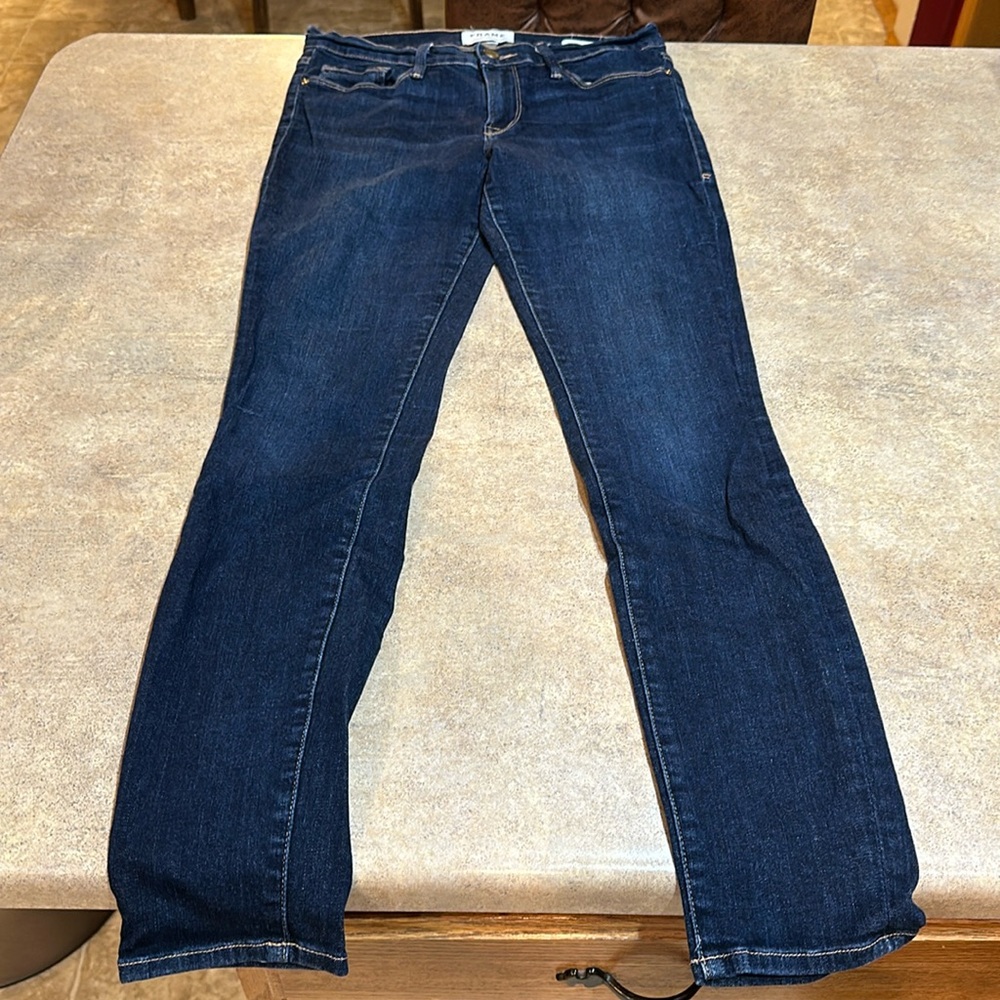 Women’s Frame skinny jeans size 29 inseam measures about 28”